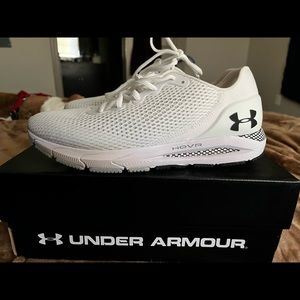 Under Armour Mens HOVR Sonic 4 Running Shoe size 9.5